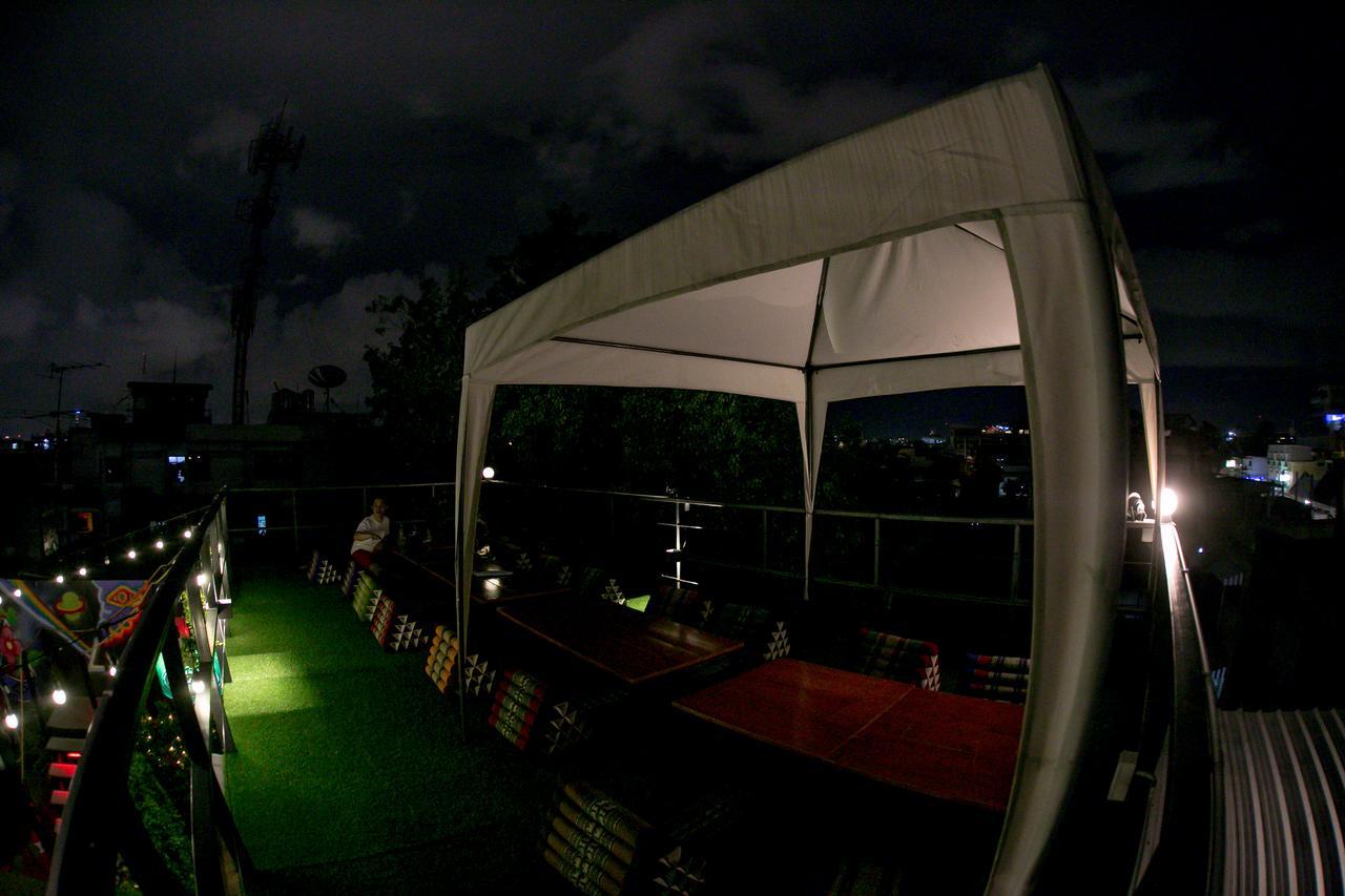 Samsen 8 Hostel Bangkok Buitenkant foto